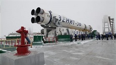Raketa Zenit 3F na startovací rampě