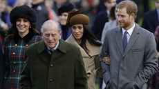 Vévodkyně Kate, Meghan Markle a princové Philip a Harry na slavnostní...