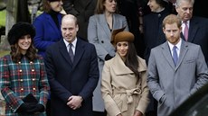 Vévodkyn Kate, Meghan Markleová a princové Philip, William a Harry na...
