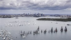 Start slavného jachtaského závodu ze Sydney do Hobartu.