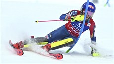 Americká lyaka Mikaela Shiffrinová bhem slalomu v Lienzu.