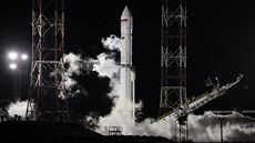 Raketa Zenit-2SB je připravena k vynesení první angolské družice Angosat-1.