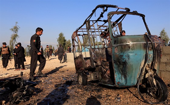 Na pohřbu na východě Afghánistánu zabil sebevražedný atentátník 15 lidí (31....
