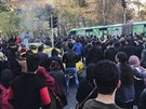 V Íránu lidé protestují proti reimu. Demonstrace zaaly jako projev...