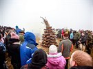 Tradiní setkání ech a Slovák na esko-slovenském vrcholu Bílých Karpat...