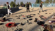 Na pohřbu v Dželálábádu na východě Afghánistánu zabíjela dálkově odpálená...