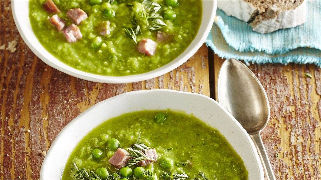 Hrachovohrášková polévka s uzeným Recepty iDNES.cz