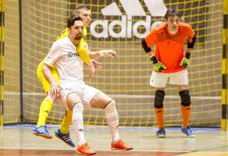 Momentka z futsalového derby Vysoké Mýto (lutá) vs. Chrudim.