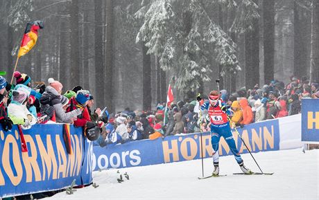 esk biatlonistka Jessica Jislov na trati tafety v Oberhofu