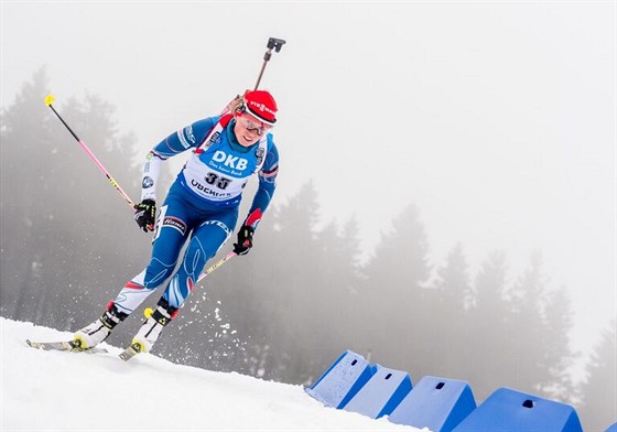 Eva Puskaríková na trati sprintu v Oberhofu.