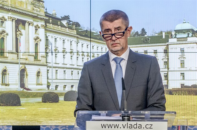 Andrej Babi na tiskové konferenci na Úadu vlády.
