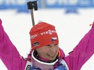 Veronika Vítková se raduje po sprintu v Oberhofu, kde vybojovala tetí místo.