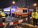 Policisté a záchranái pi silvestrovské a novoroní oslav 1. ledna po plnoci...