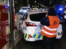 Ve Vinohradské ulici se srazila tramvaj s autem mstské policie (7. leden 2018).
