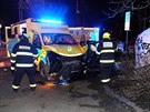 V ulici Korunní se srazilo auto se sanitkou (7. ledna 2018).
