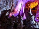 Avalomova jeskyn, snad nejkrásnjí pírodní úkaz v Izraeli, se nachází jen...