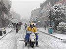Sněžení si v Číně vyžádalo již deset obětí. Na mnoha místech nefunguje...