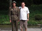 Karel Star� se severokorejsk�m pohrani�n�kem na hranici s Ji�n� Koreou v...