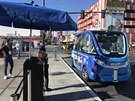 Kuník Jan: Improvizovaná zastávka autobusu Navya na Container Park nedaleko...