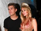 Chris Zylka a Paris Hiltonová (Ibiza, 2. ervence 2017)