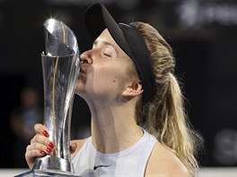LASKN S TROFEJ. Ukrajinsk tenistka Elina Svitolinov slav triumf na...