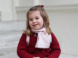 Princezna Charlotte na snímku pořízeném v den, kdy šla poprvé do školky...