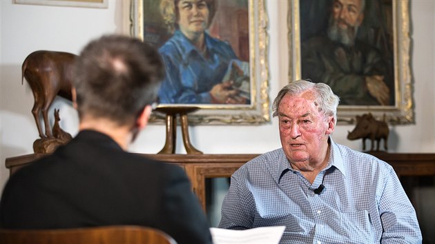 Kesk politik a paleontolog Richard Leakey v diskusnm poadu Rozstel.