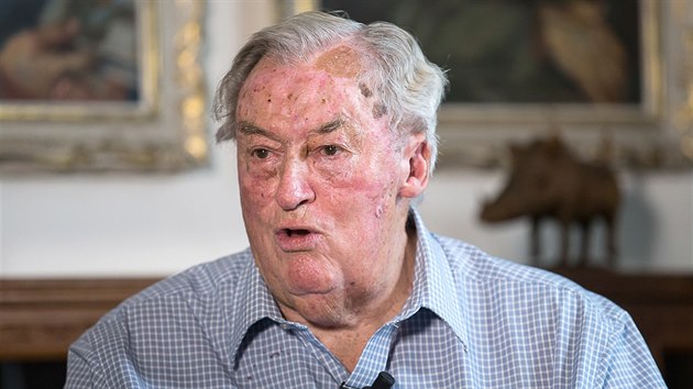 Keňský politik a paleontolog Richard Leakey v diskusním pořadu Rozstřel.