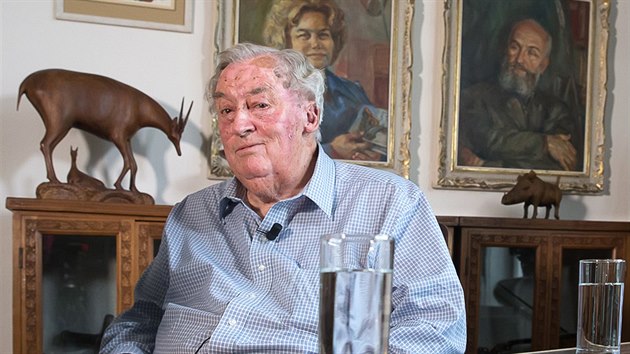 Keňský politik a paleontolog Richard Leakey v diskusním pořadu Rozstřel.
