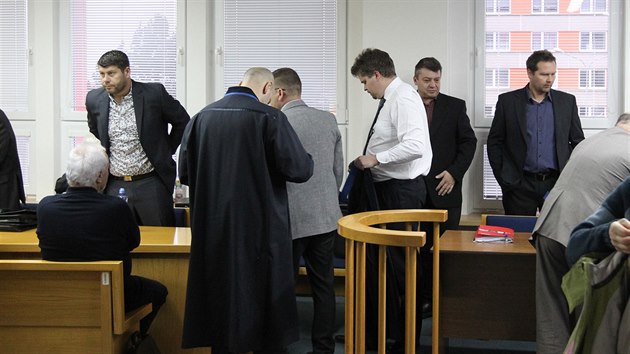U okresního soudu v Havlíčkově Brodě 9. ledna pokračovalo líčení v případu tragického pádu mostu ve Vilémově. Obžalováno bylo celkem deset lidí, líčení se účastní i se svými právníky.