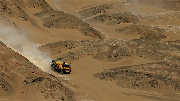 Martin Mack a jeho Liaz ve druh etap Rallye Dakar.