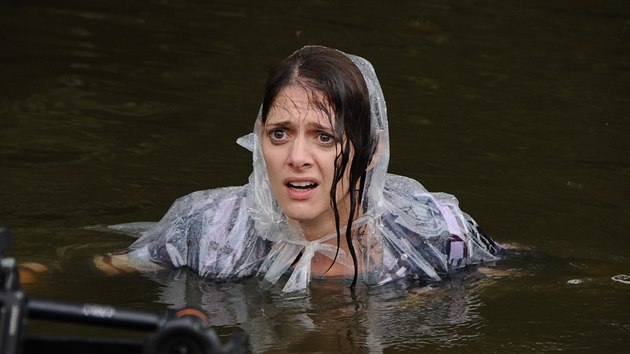 Klára Issová ve filmu Zoufalé �eny d�lají zoufalé v�ci (2018)