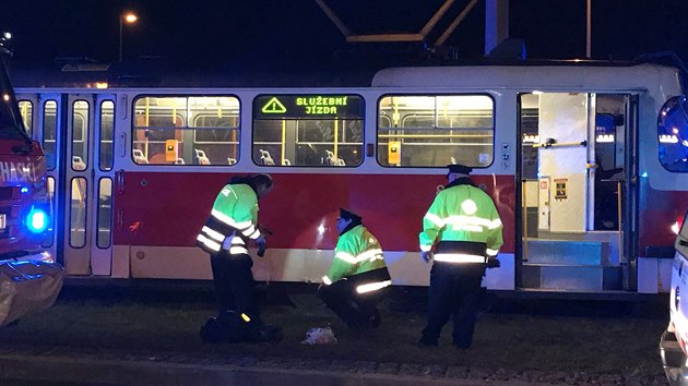 Tramvaj srazila enu u zastvky Hradansk. (9.1.2018)