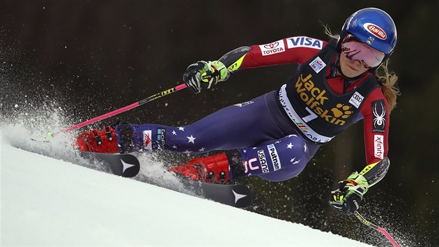 Americk lyaka Mikaela Shiffrinov na trati obho slalomu v Kranjsk Goe.