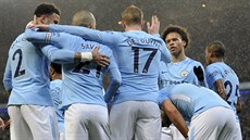 Fotbalisté Manchesteru City oslavují branku.