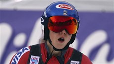 Americká lyaka Mikaela Shiffrinová vydýchává vítzný obí slalom alpského...