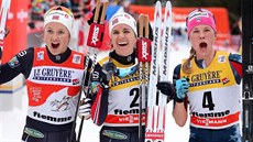 Radost tří nejrychlejších běžkyň z ve Val di Fiemme: první Norka Heidi Wengová...