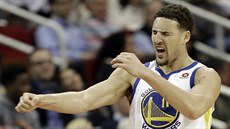 Klay Thompson z Golden State oslavuje svou trefu.