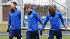 Pavel Vyhnal, Adnan D�afi� a Ubong Ekpai (zleva) na tréninku Zlína