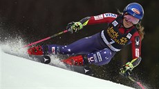 Americká lyaka Mikaela Shiffrinová na trati obího slalomu v Kranjské Goe.
