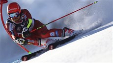 Norský lya Leif Kristian Nestvold-Haugen na trati obího slalomu v Adelbodenu