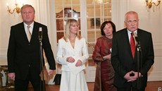 2007. Premiérský pár Mirek a Pavla Topolánkovi na obd v Lánech u prezidenta...