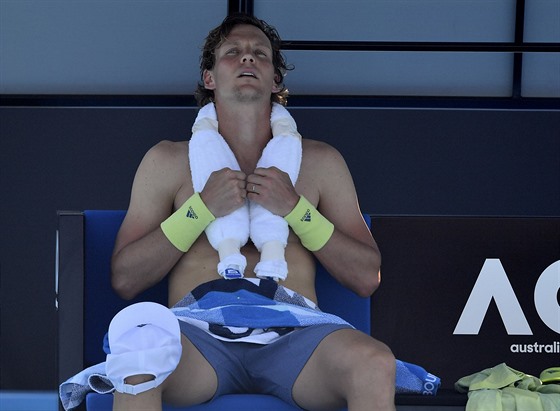 Urputné vedro trápilo tenisty bhem druhého kola Australian Open. Tomá Berdych...
