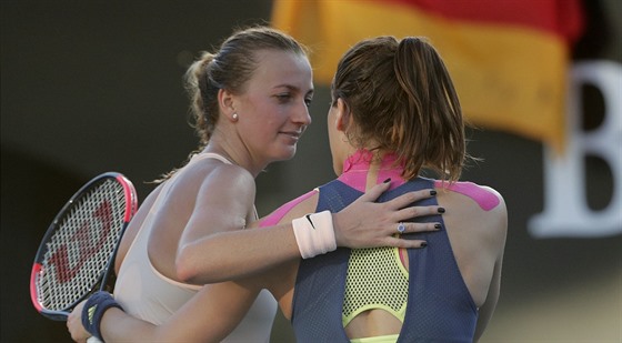 PO BITV. Petra Kvitová a Andrea Petkovicová v prvním kole Australian Open.