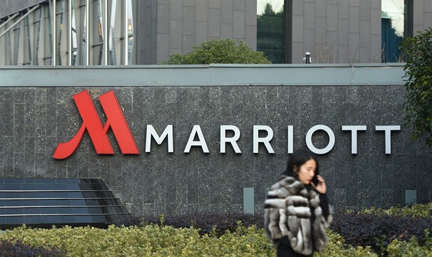 Konzumuje tajně natáčené soulože, sám se stal obětí. Čínou se šíří zvrhlý fenomén