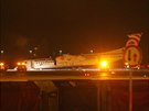 Ve Varav nouzov pistál letoun Bombardier Q-400, kterému se nevysunula...