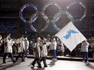 Severokorejští a jihokorejští sportovci pochodovali pod společnou vlajkou...