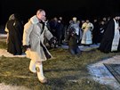Vladimir Putin se zúčastnil tradiční tříkrálové koupele v ledové vodě jezera...