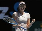 Maria arapová slaví postup do druhého kola Australian Open.