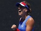 Česká tenistka Barbora Strýcová slaví postup do třetího kola Australian open.